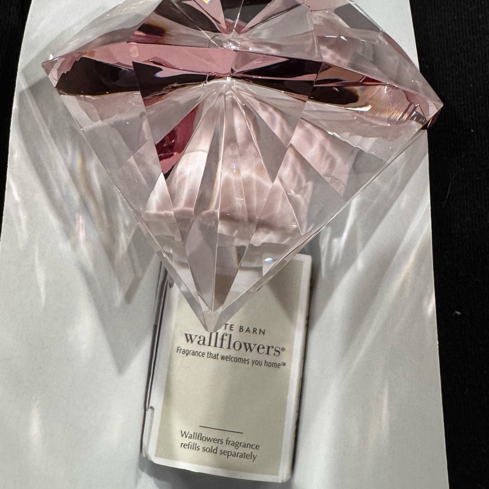 Bath & Body Works Wallflower Plug-In Pink Diamond — NEW